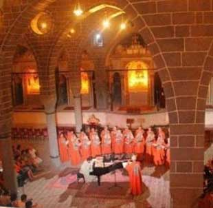 Հայ հոգևոր երգերը Դիարբեքիրի հայկական եկեղեցում